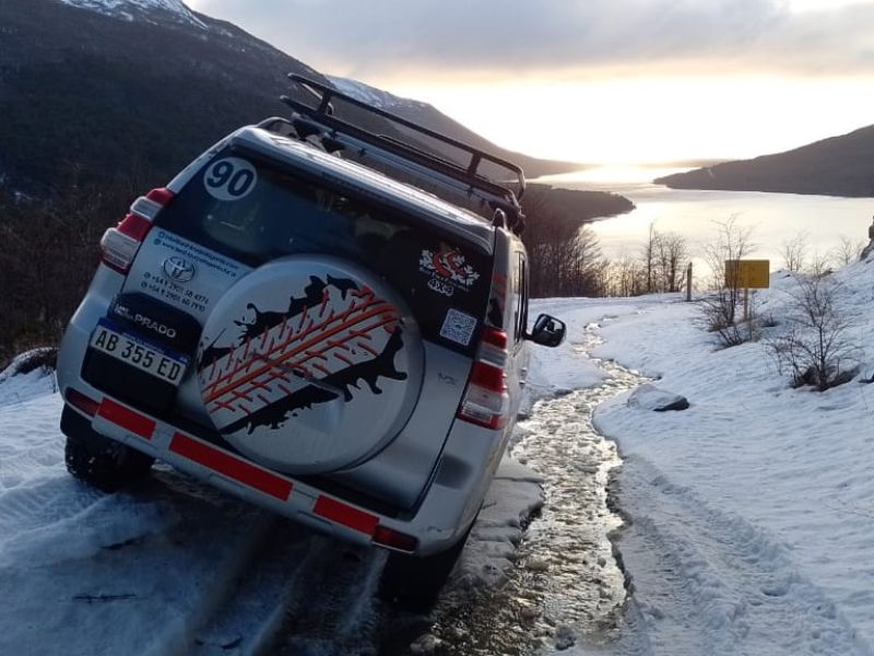 4x4 Lagos Escondido y Fagnano